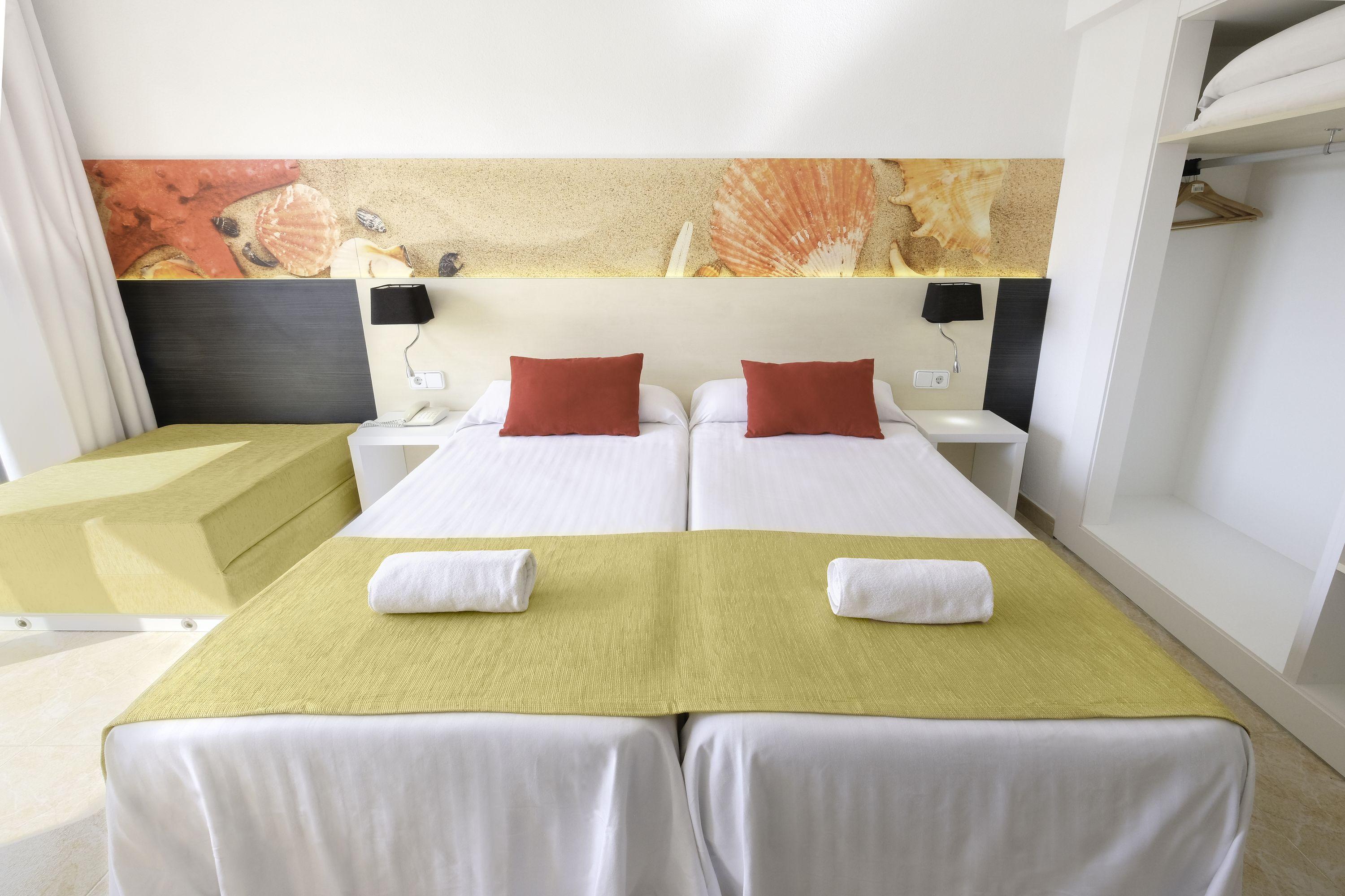 Azuline Hotel Bergantin San Antonio  Eksteriør bilde